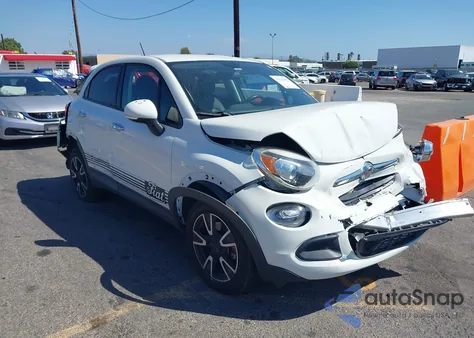 2016 Fiat 500X Easy z USA, uszkodzony, nr VIN ZFBCFYBT1GP514560